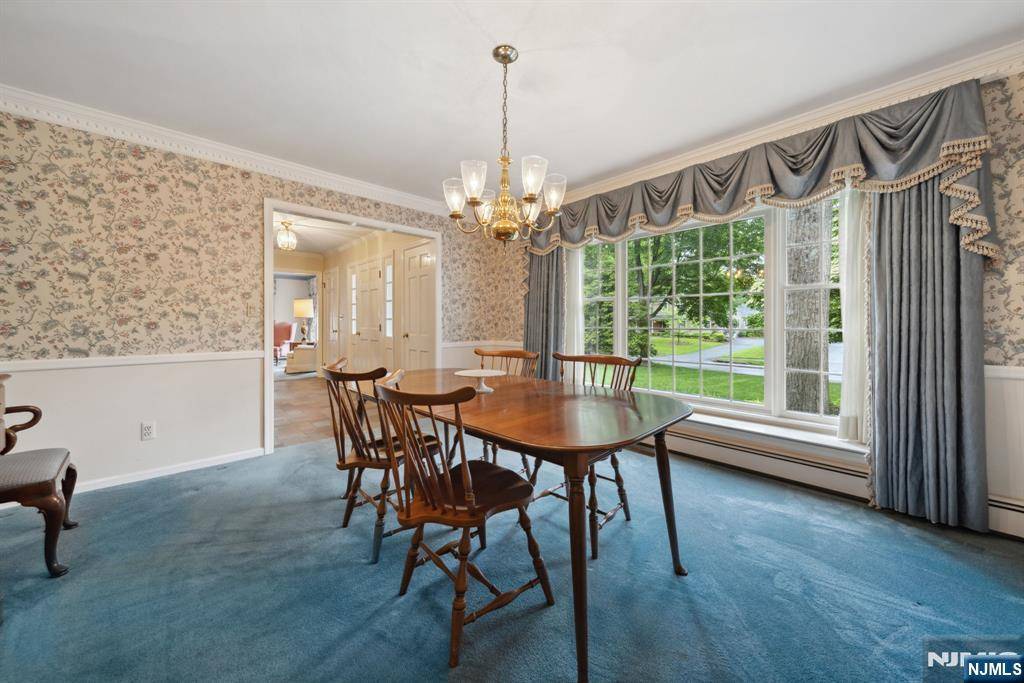 Wyckoff, NJ 07481,336 Lakeview DR