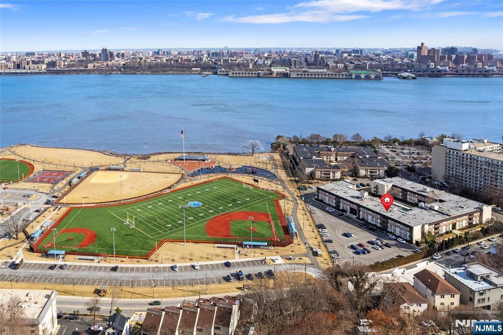 Edgewater, NJ 07020,1111 River RD #D5