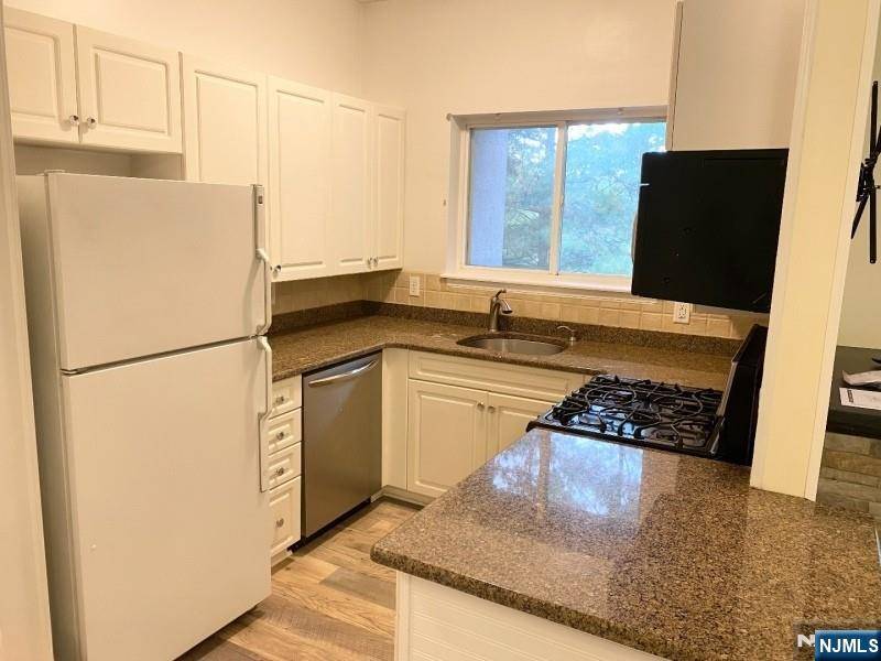 Wayne, NJ 07470,1210 Brittany DR