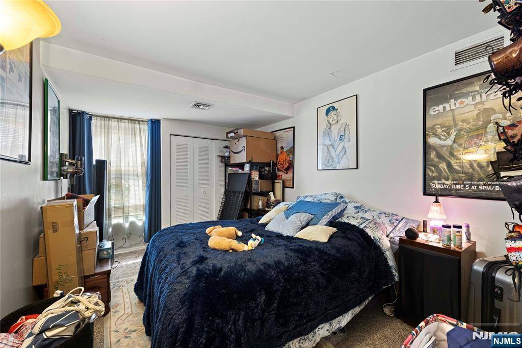Nutley, NJ 07110,448 River #J