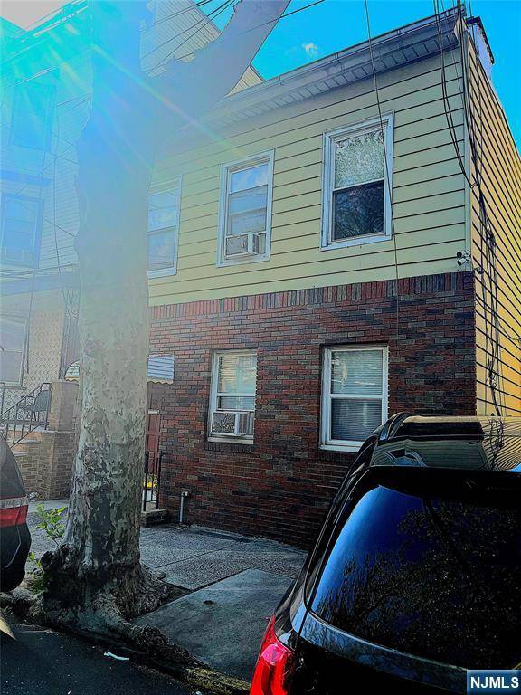 Newark, NJ 07105,94 Napoleon ST
