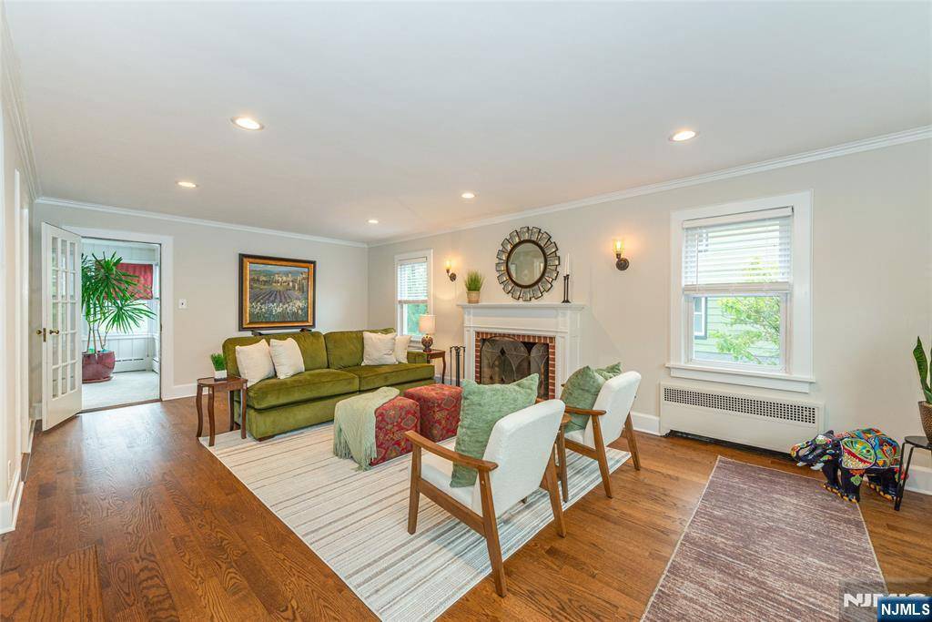 West Orange, NJ 07052,32 Harriet ST
