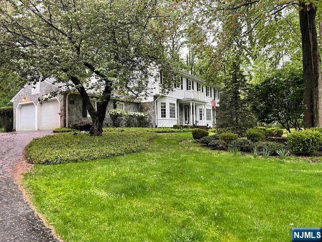 Upper Saddle River, NJ 07458,16 Knollwood RD