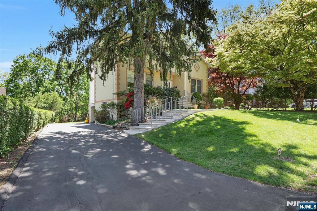 600, NJ 07670,20 NORMAN PL