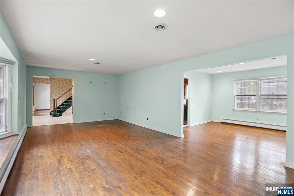 River Vale, NJ 07675,206 Goodell CT