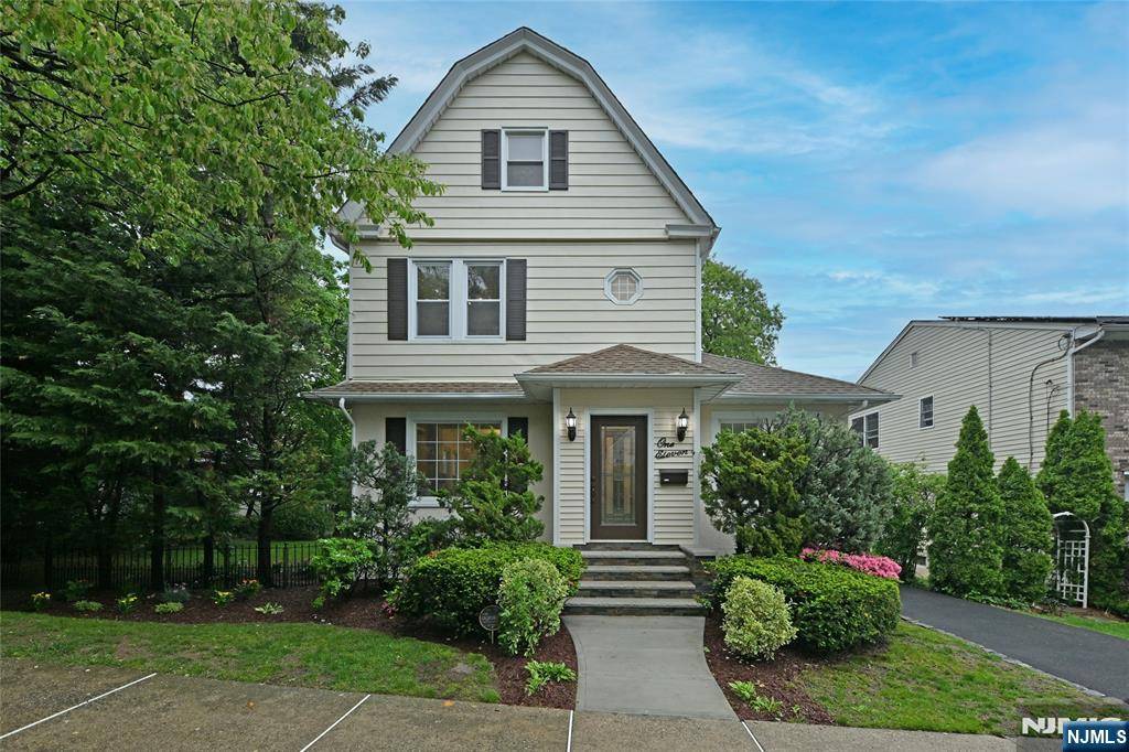 Hasbrouck Heights, NJ 07604,111 Jefferson AVE