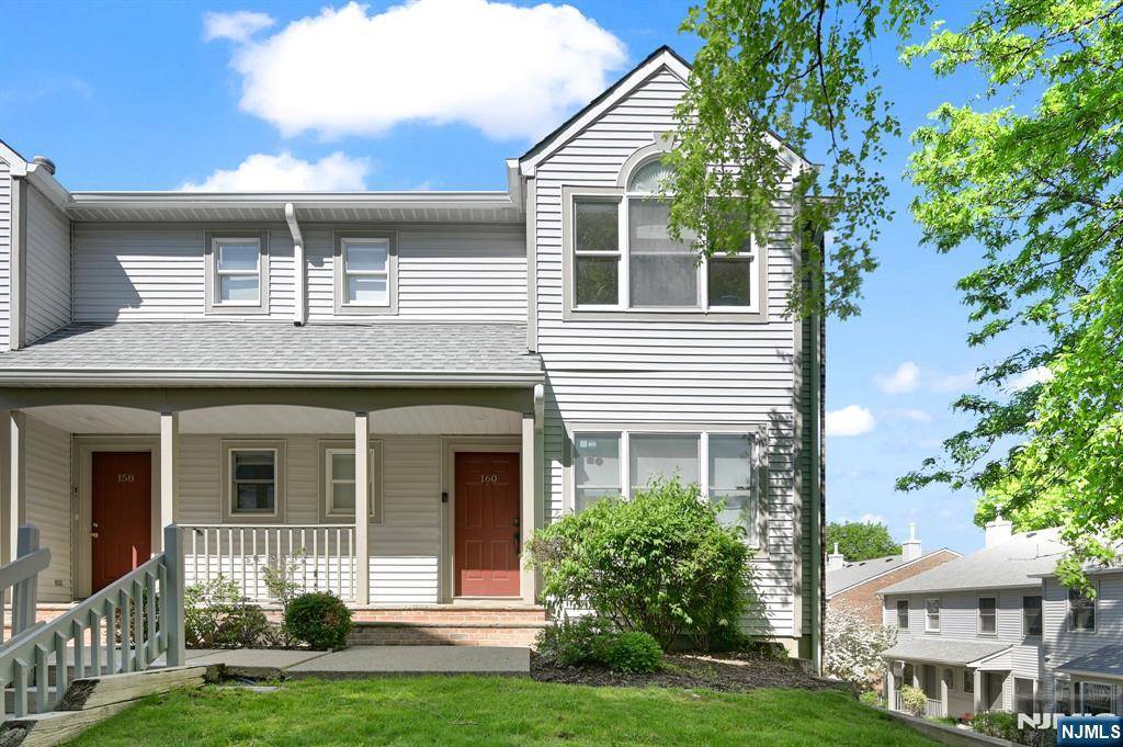 Edgewater, NJ 07020,160 Panorama DR