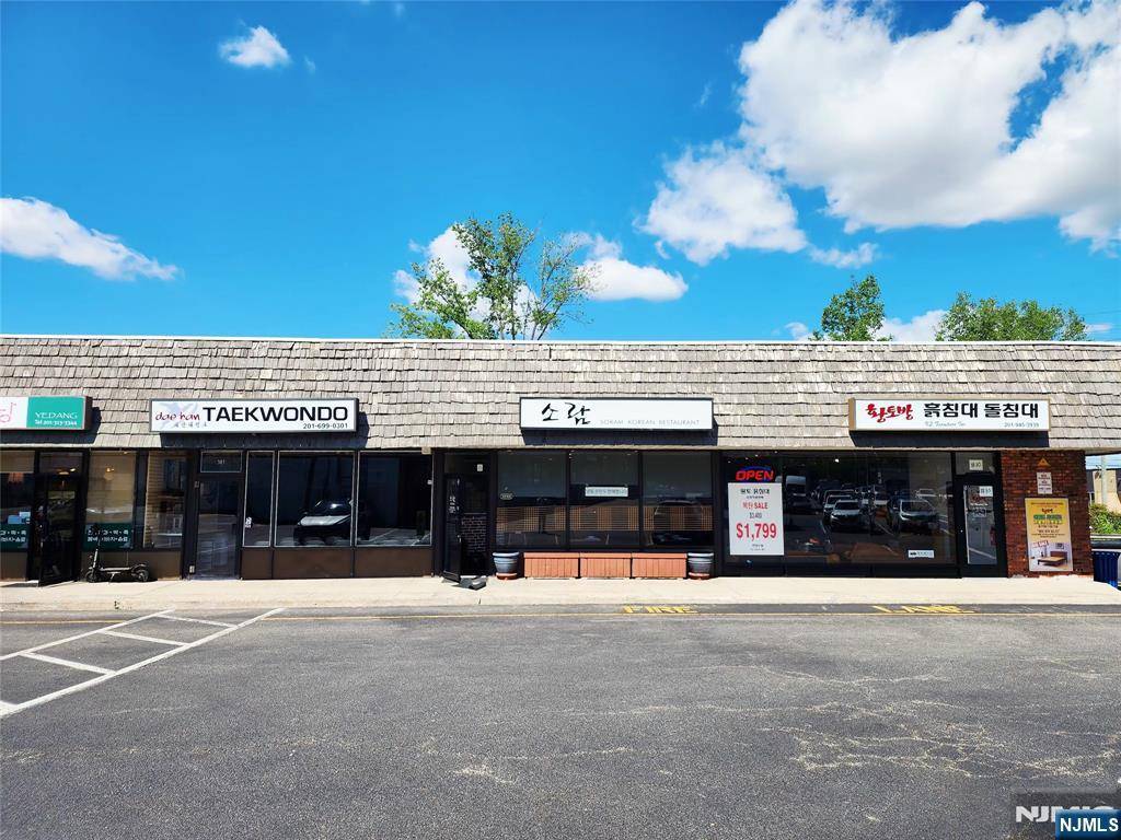 Ridgefield, NJ 07657,321 Broad AVE