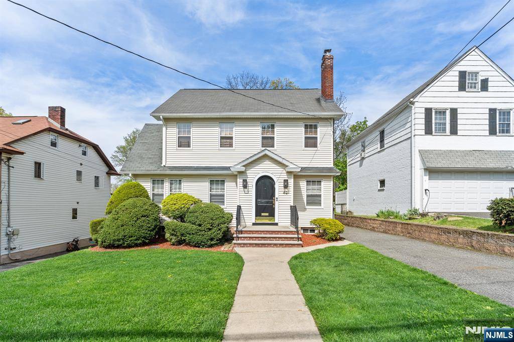 Clifton, NJ 07012,42 Heights RD