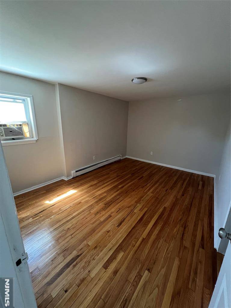 Lodi, NJ 07644,86 Contant AVE #2A