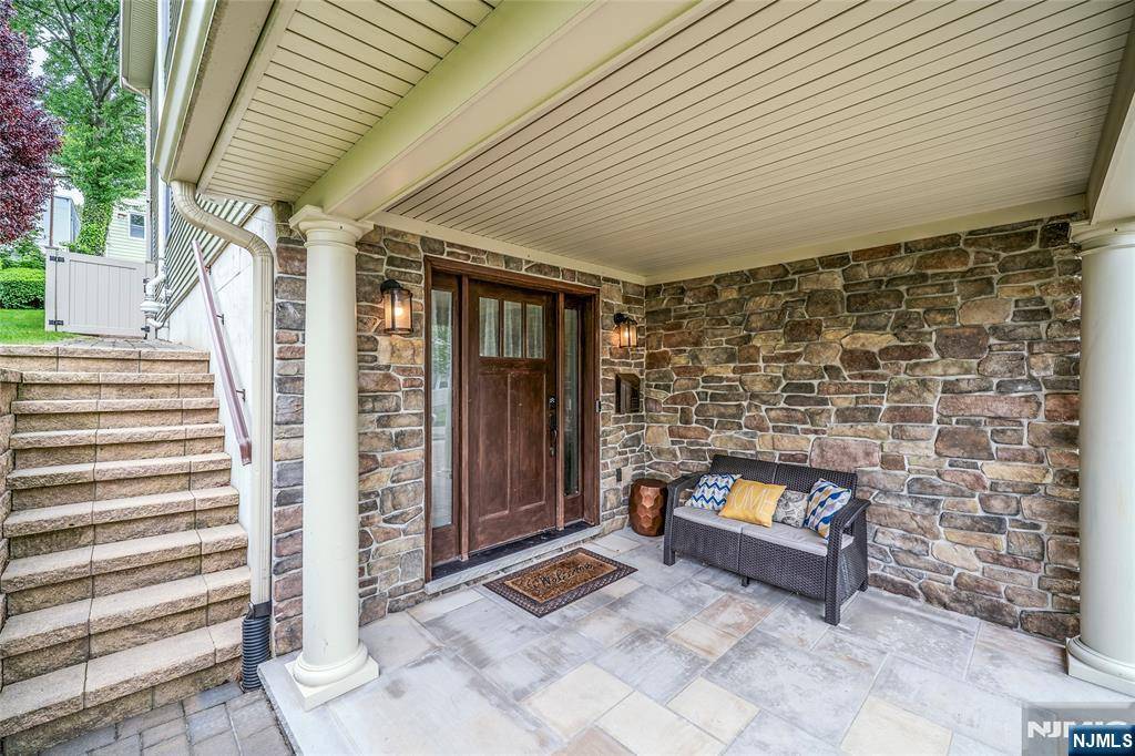 Carlstadt, NJ 07072,535 Washington ST