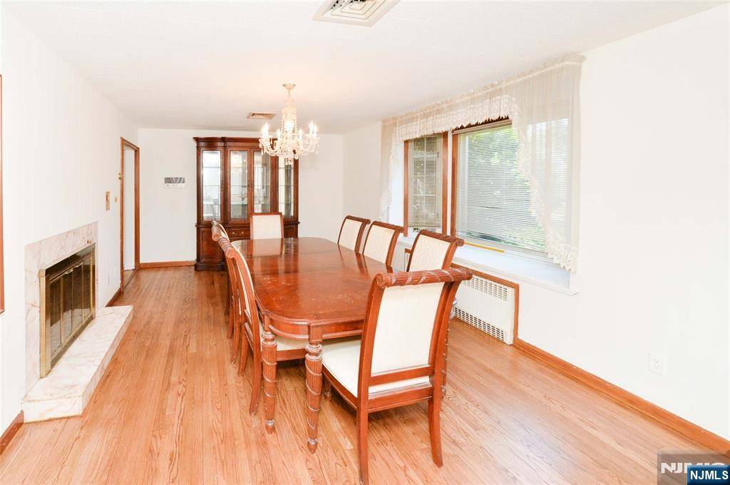 Fair Lawn, NJ 07410,2-25 Kenneth AVE