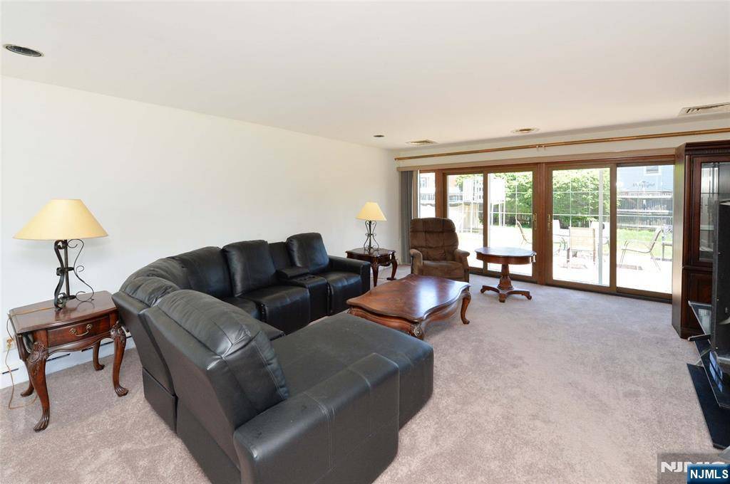 Fair Lawn, NJ 07410,2-25 Kenneth AVE