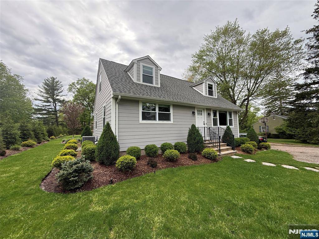 Upper Saddle River, NJ 07458,336 Lake ST