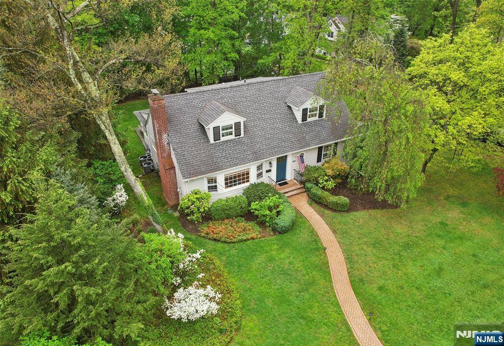 Ridgewood, NJ 07450,850 Parsons RD