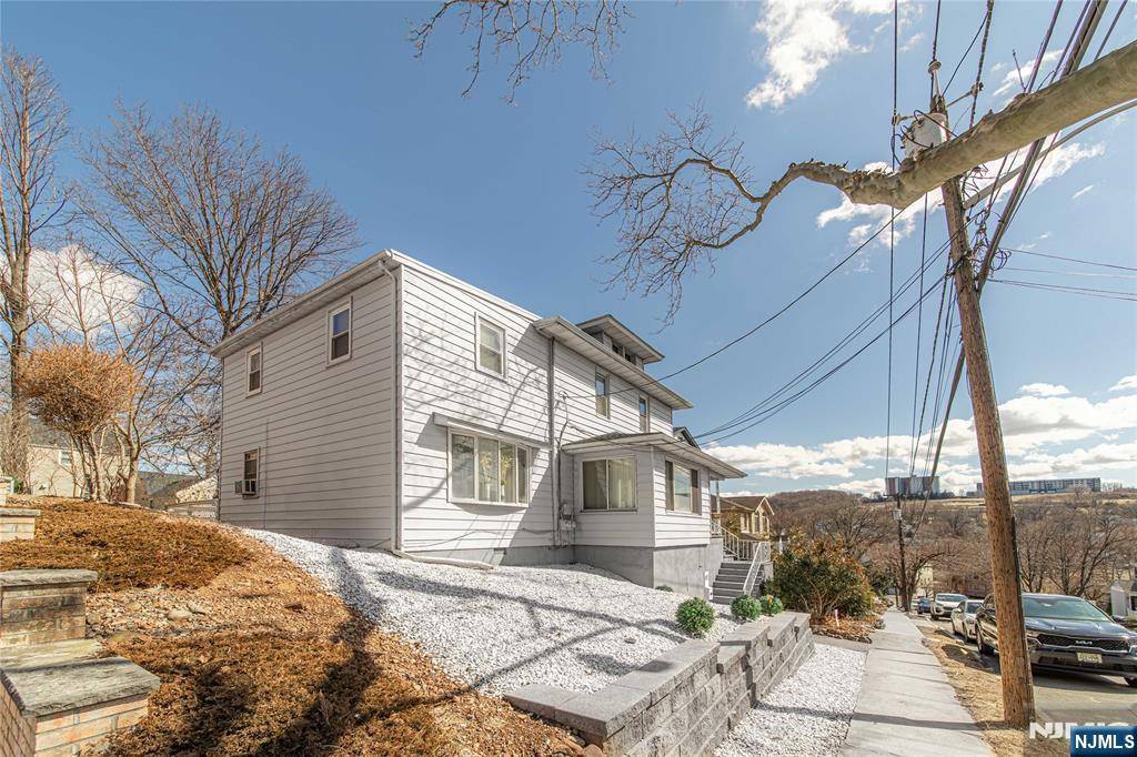 Ridgefield, NJ 07657,811 Pleasantview TER