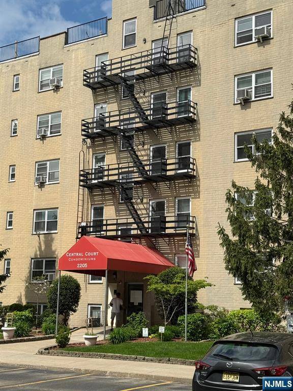 Fort Lee, NJ 07024,2205 N Central #1B