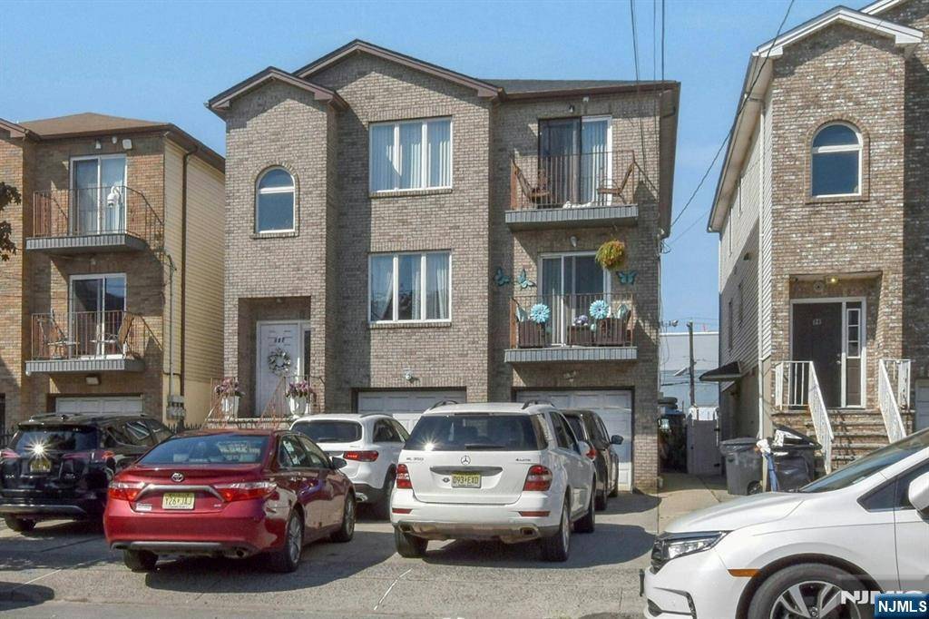 Newark, NJ 07105,127 Brill ST
