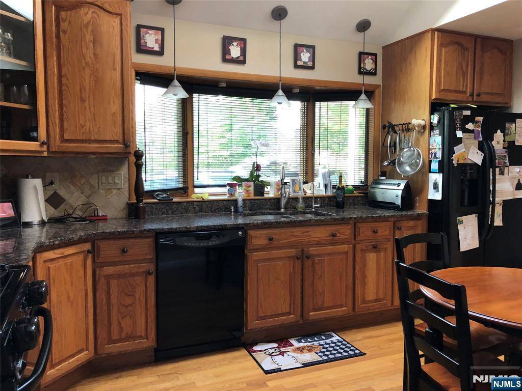 New Milford, NJ 07646,435 Hoffman AVE