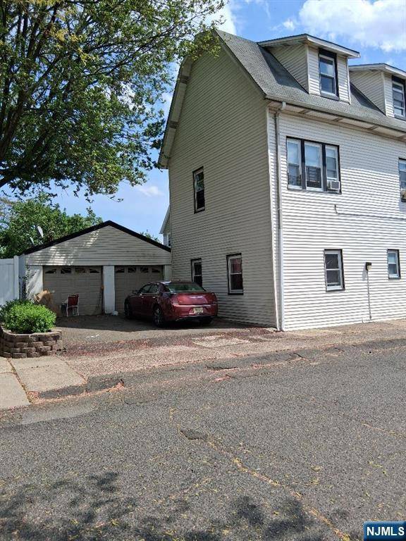 Ridgefield Park, NJ 07660,72 Hazelton ST