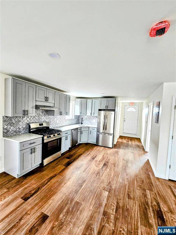 Kearny, NJ 07032,212 Laurel AVE