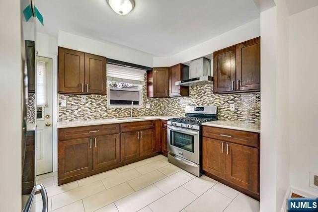 Lyndhurst, NJ 07071,100 Riverside AVE