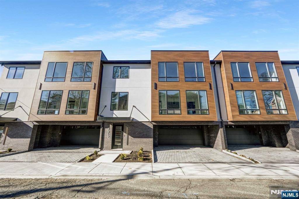 Cliffside Park, NJ 07010,775 Jefferson AVE #775