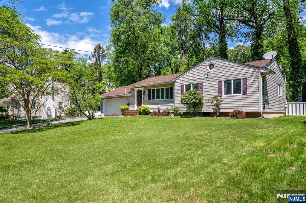 Wayne, NJ 07470,104 Lions Head DR