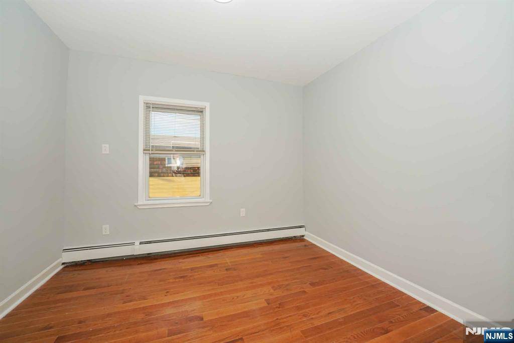 Kearny, NJ 07032,81 Devon ST #2