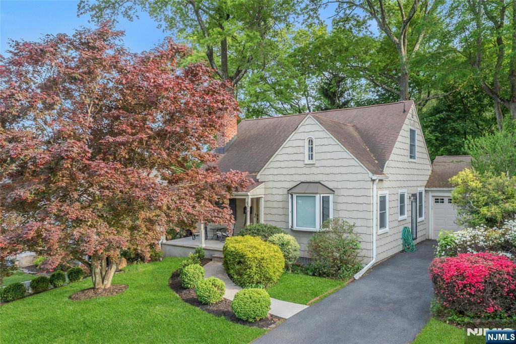 West Orange, NJ 07052,9 Elmwood AVE