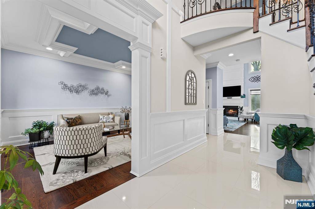 Paramus, NJ 07652,697 Terrace DR
