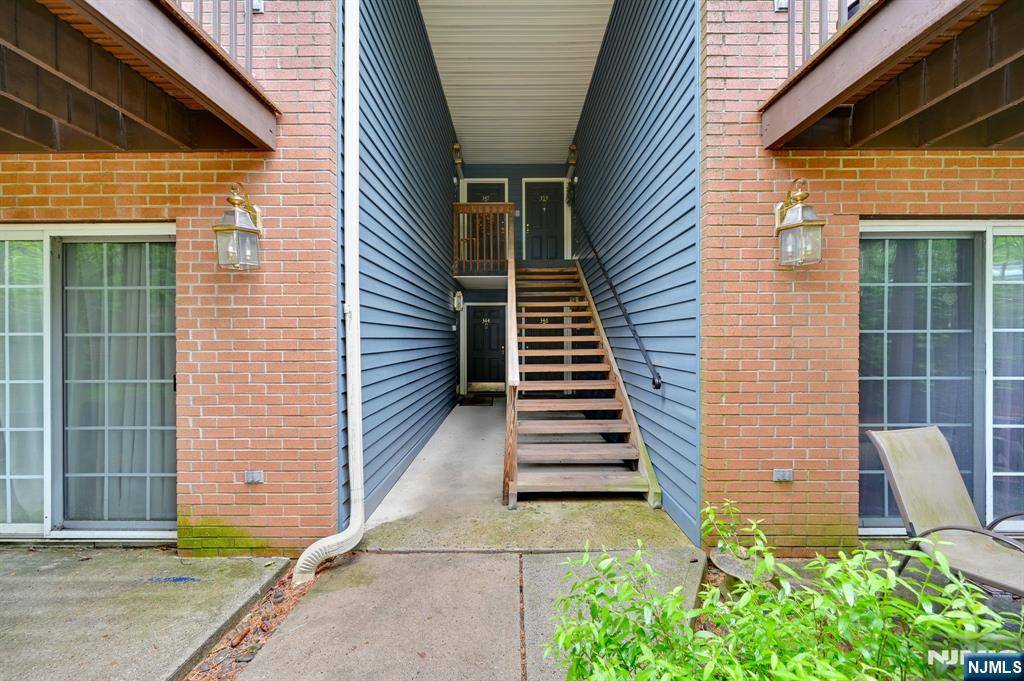 Ramsey, NJ 07446,347 Cambridge DR