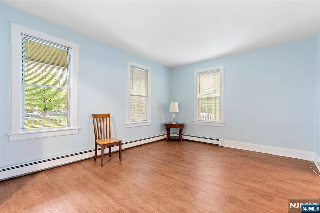 Ridgefield Park, NJ 07660,82 Bergen AVE #1