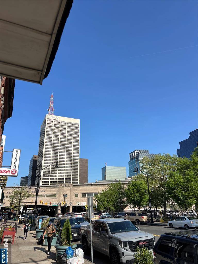 Newark, NJ 07105,384 Market #3-L