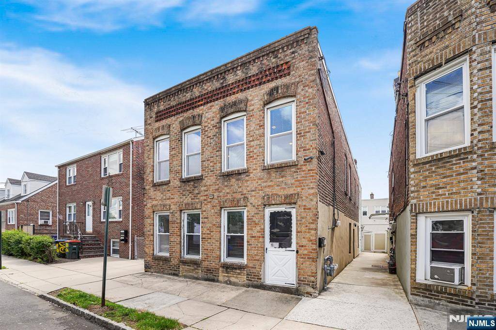 Belleville, NJ 07109,62 Naples AVE
