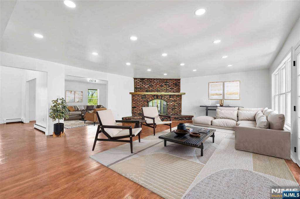 Warwick, NY 10990,11 Deer Meadow RD