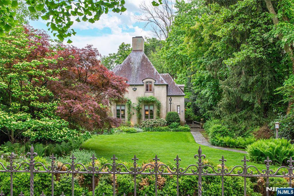 Montclair, NJ 07042,99 S Mountain AVE