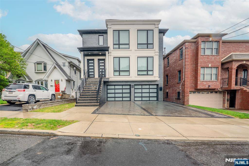 Palisades Park, NJ 07650,60 Brinkerhoff TER #1st Fl