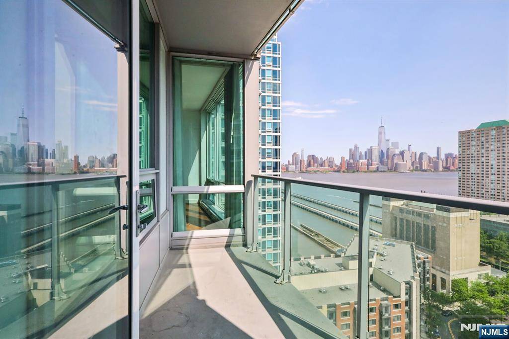 Jersey City, NJ 07310,1 Shore LN #2210