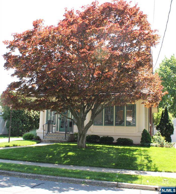 Oradell, NJ 07649,523 Winne AVE