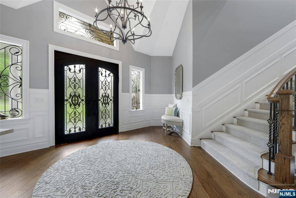 Franklin Lakes, NJ 07417,817 Apple Ridge RD