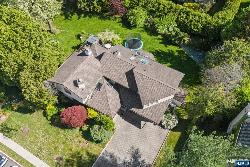 Closter, NJ 07624,22 Laurence CT