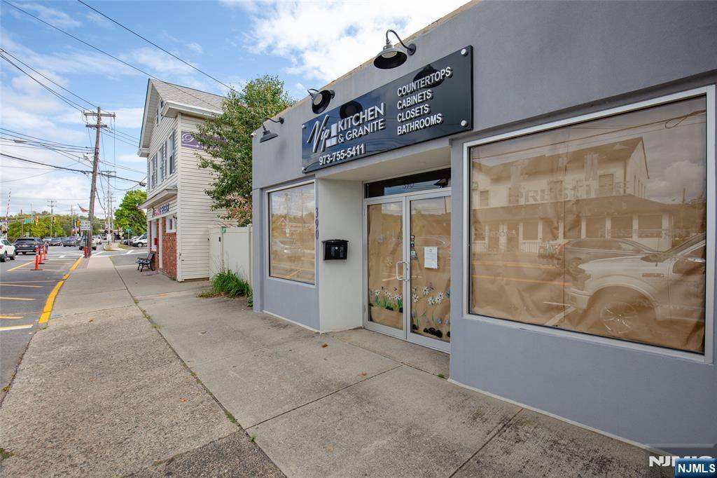 Oakland, NJ 07436,390 Ramapo Valley RD #1