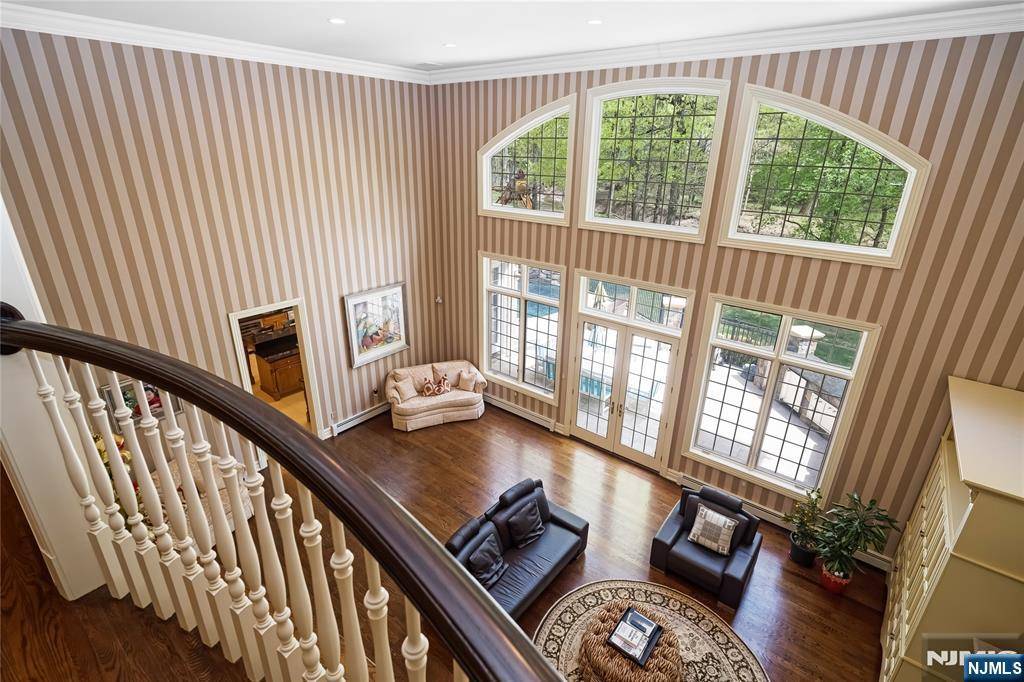 Saddle River, NJ 07458,186 E Saddle River RD