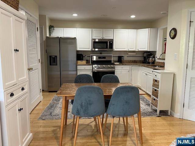 Old Tappan, NJ 07675,41 Foxwood SQ