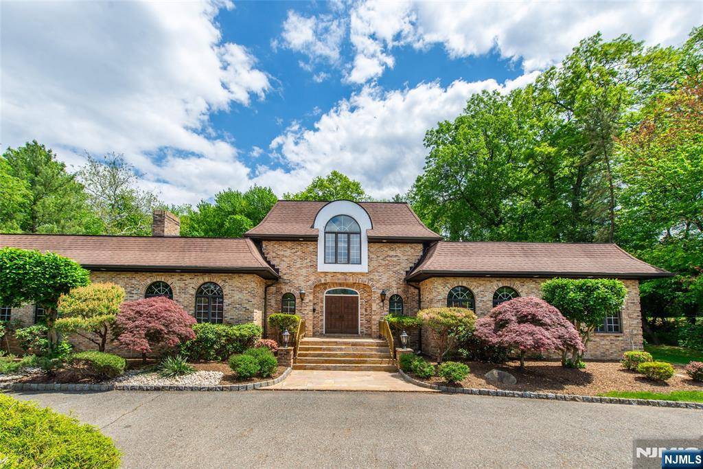Livingston, NJ 07039,3 Vanderbilt DR