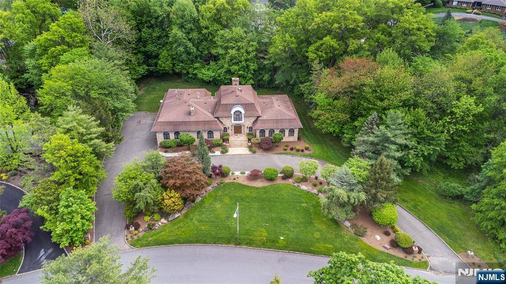 Livingston, NJ 07039,3 Vanderbilt DR