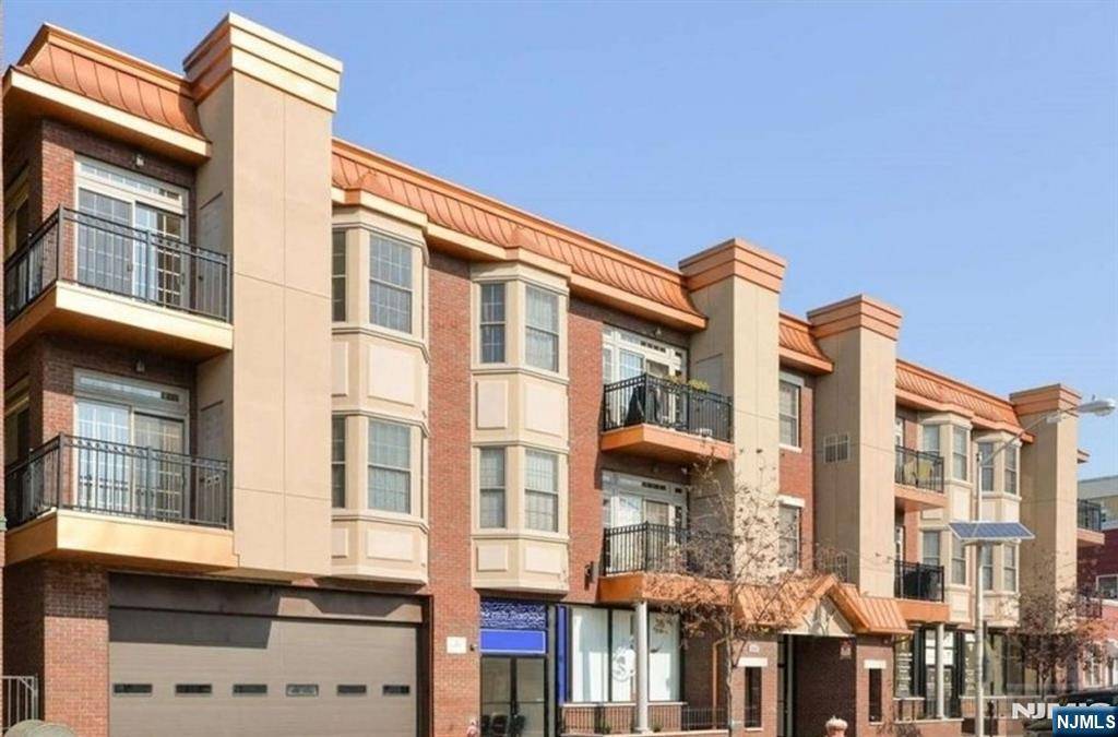 Bayonne, NJ 07002,255 Broadway #208