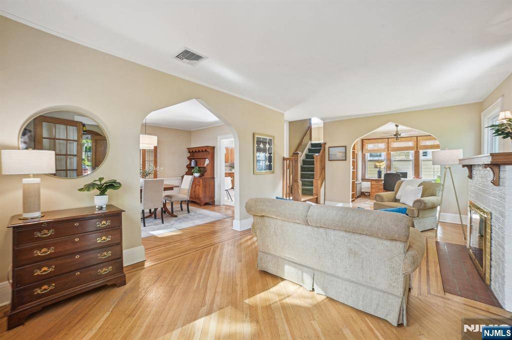 Verona, NJ 07044,86 Hillside AVE