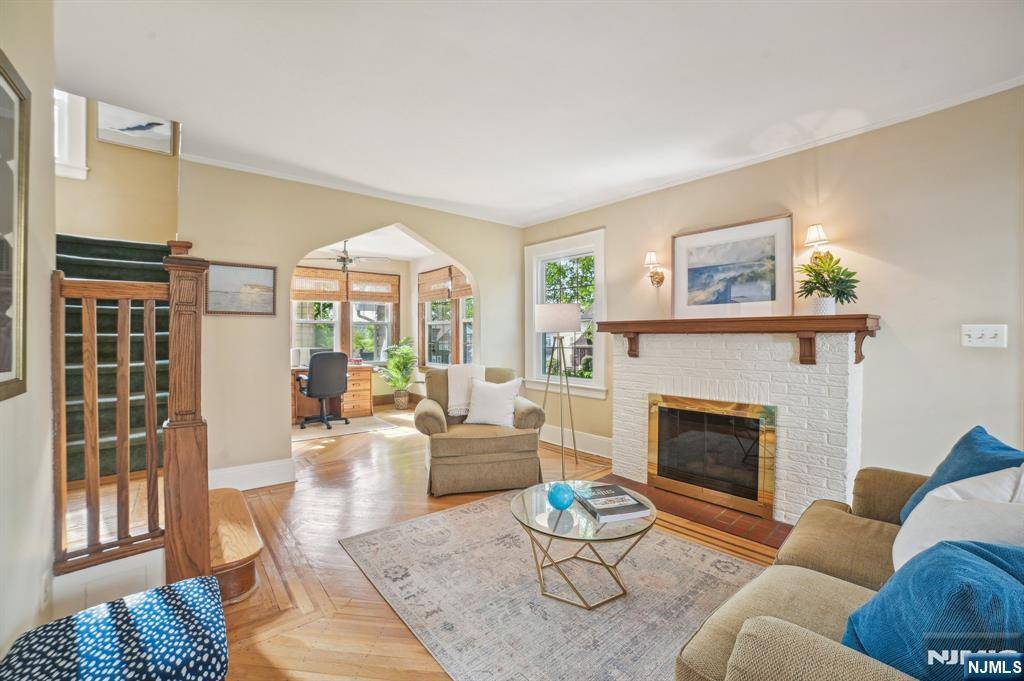 Verona, NJ 07044,86 Hillside AVE